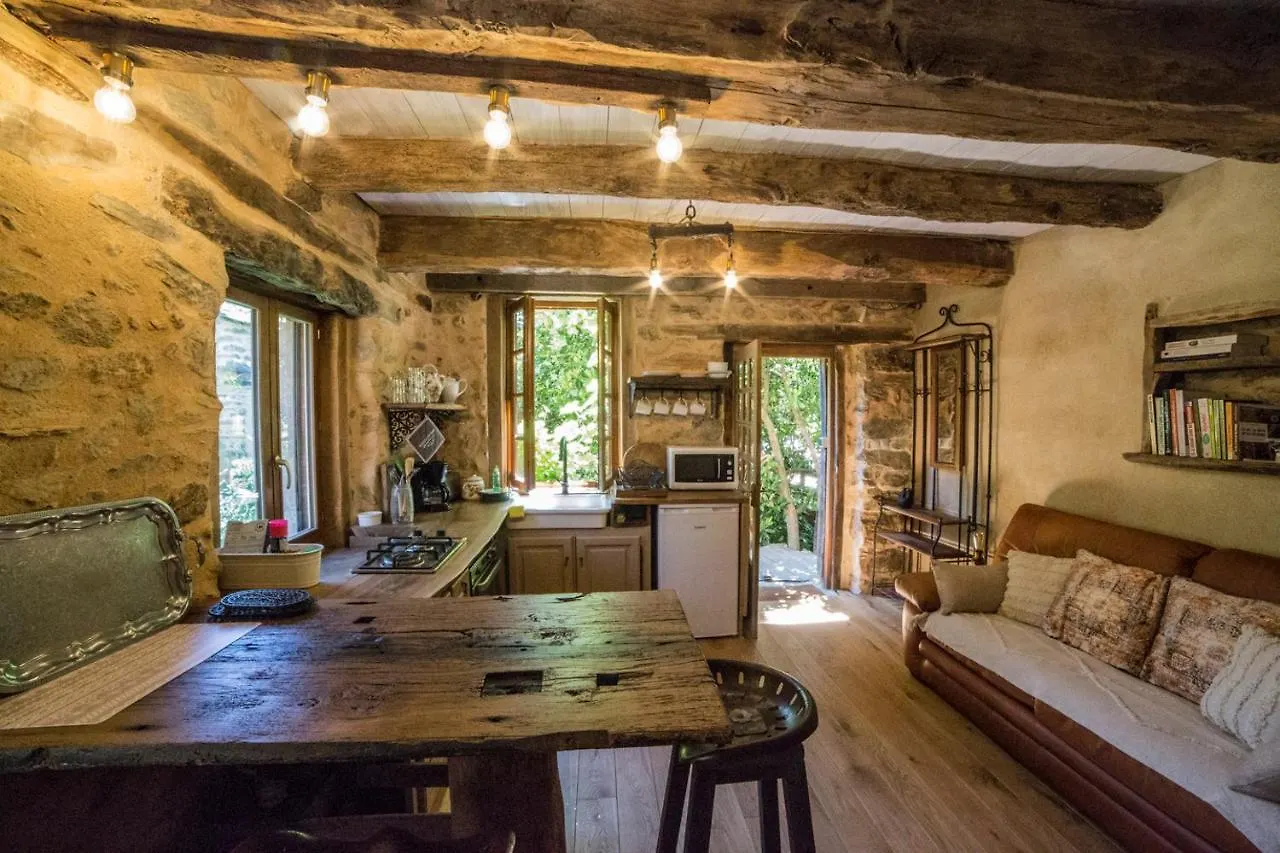 Gite La Maisonnette La Petite Joulinie Bor-et-Bar